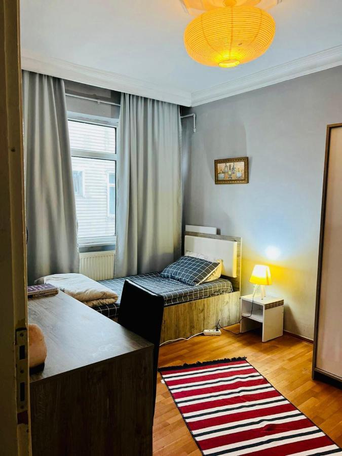 A Cozy Room Istanbul Exterior photo