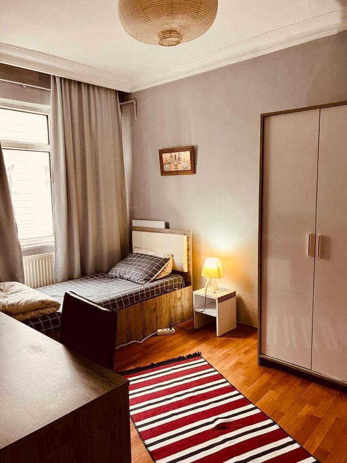 A Cozy Room Istanbul Exterior photo