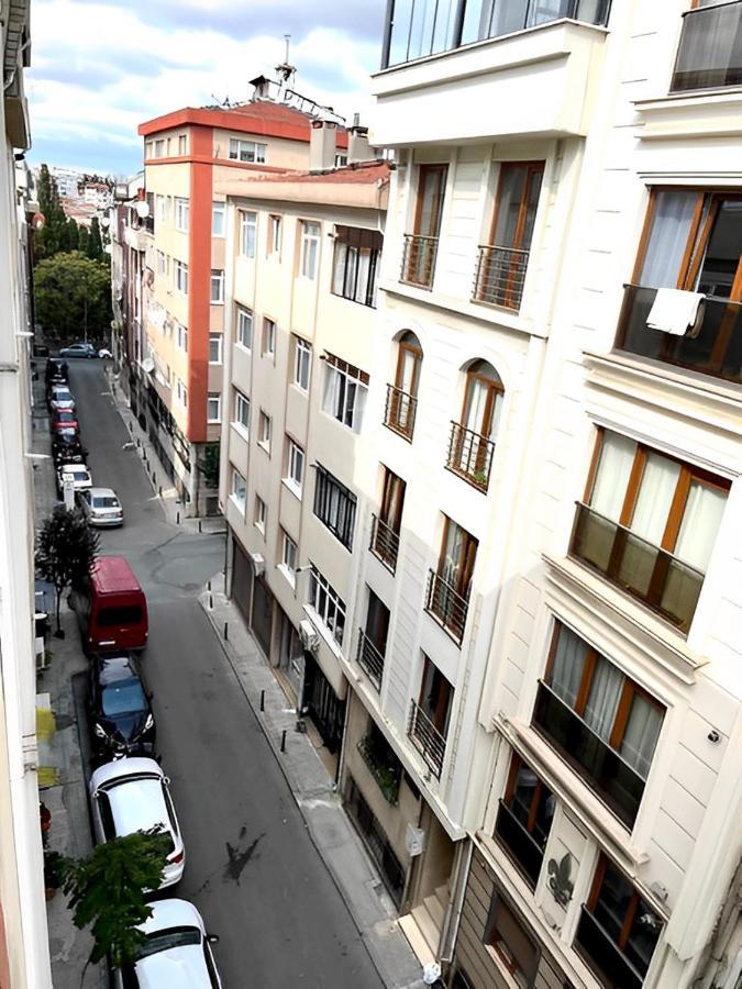 A Cozy Room Istanbul Exterior photo